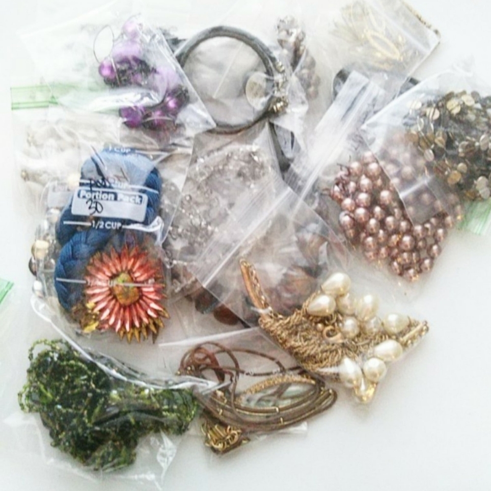 50 Wearable Necklace Mystery Box